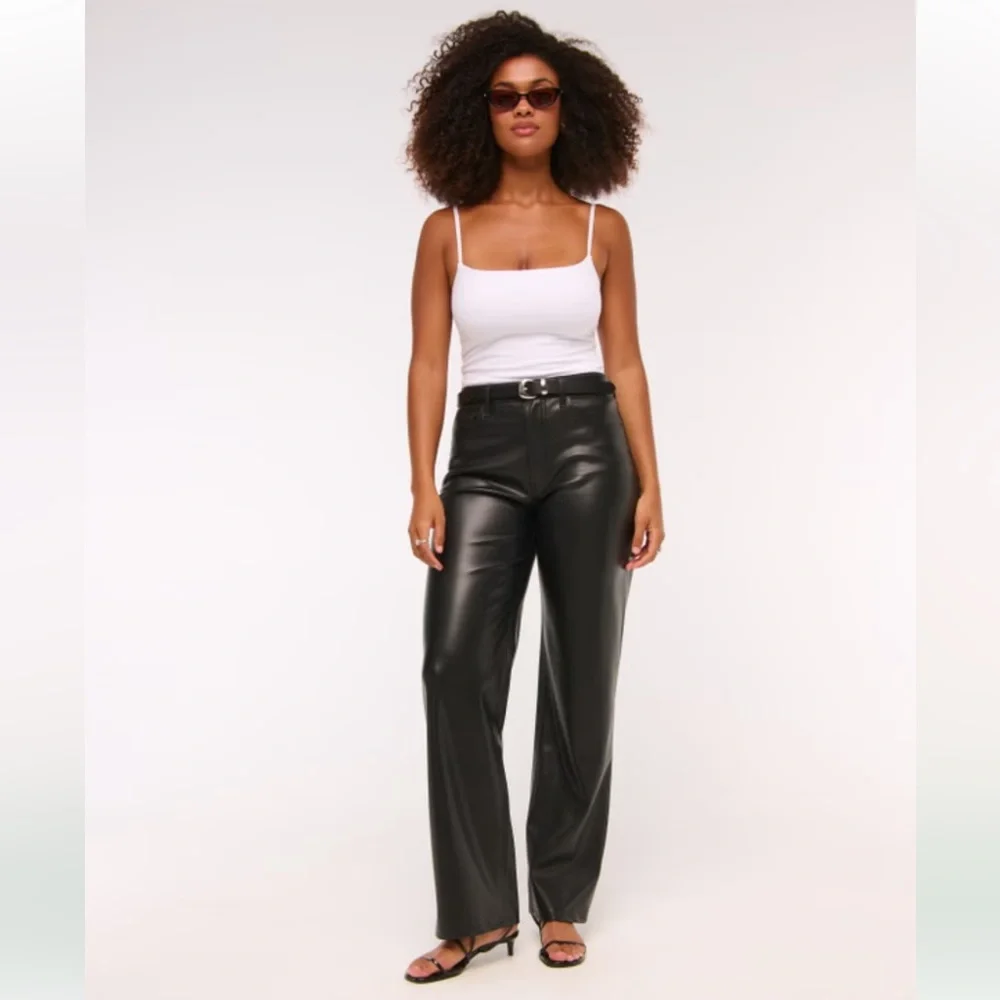 TALL NWT Curve Love High Rise 90s Relaxed Vegan Leather Pant - Picture 2 of 7